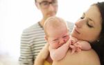 Как правильно держать новорожденного ребенка столбиком, фото и видео