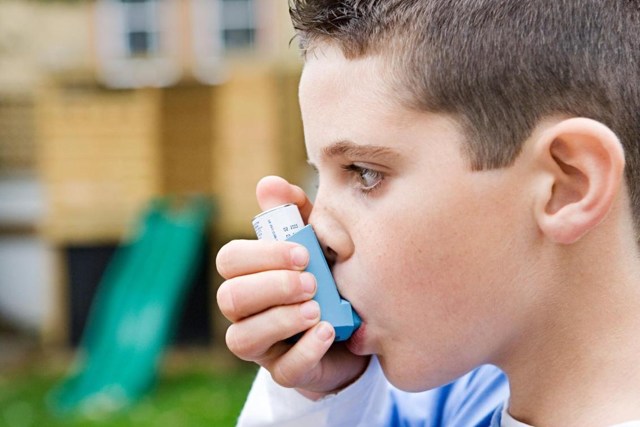 Как и чем лечить аллергический кашель у ребенка