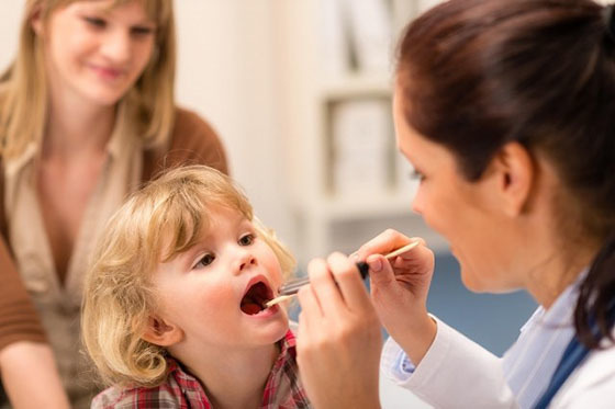 Чем и как лечить ларингит у ребенка