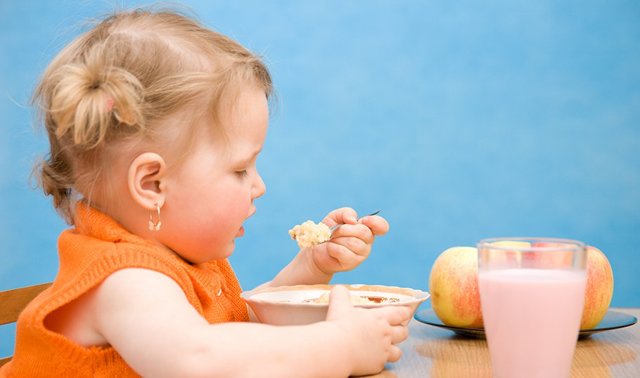 Как повысить гемоглобин у ребенка с помощью продуктов