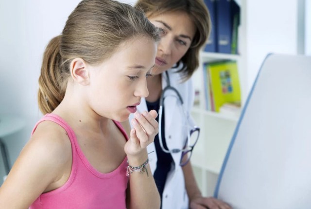 Как и чем лечить аллергический кашель у ребенка