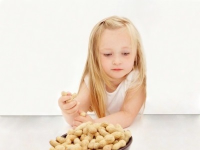 С какого возраста можно давать ребенку орехи