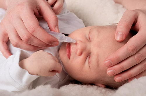 Чем и как лечить ринит у новорожденного ребенка