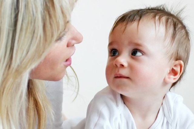 Во сколько дети начинают говорить, как учить ребенка говорить первые слова