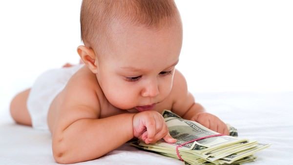 Кто выплачивает единовременное пособие при рождении ребенка