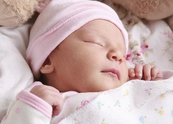 Грудничок не спит весь день: советы как уложить спать малыша