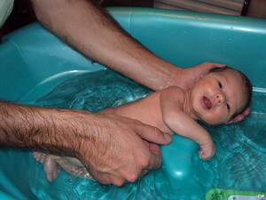 В каких травах купать новорожденного ребенка