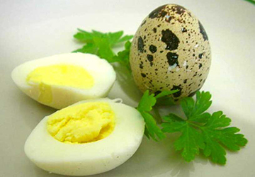 Когда можно давать яйцо ребенку? Несколько правил ввода этого прикорма.