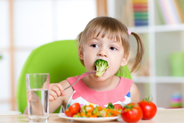 Пищевое отравление у ребенка: симптомы и методы лечения детей