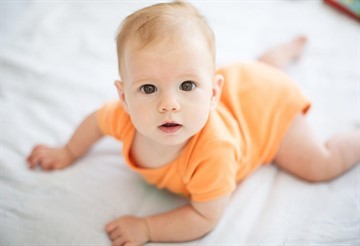 Какое развитие ребенка в 5 месяцев и что должны знать родители