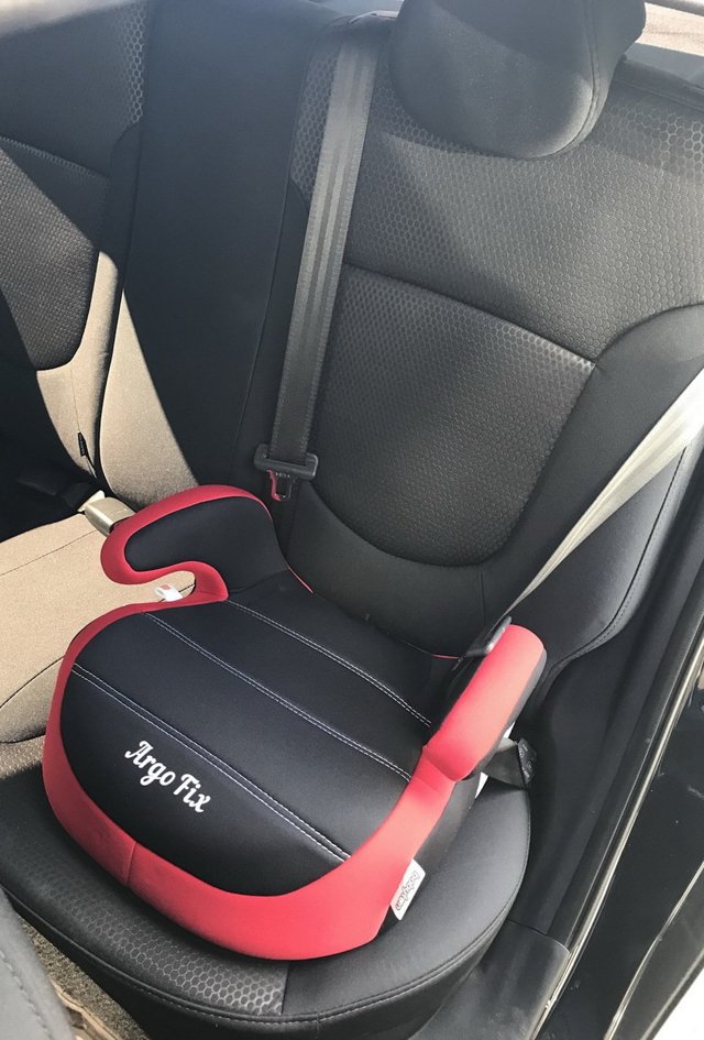 Можно ли перевозить ребенка в бустере в автомобиле
