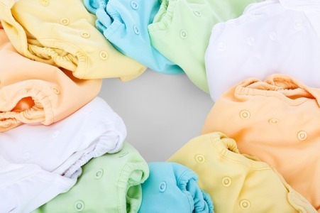 Какие памперсы лучше для новорожденных и как выбрать подгузники?