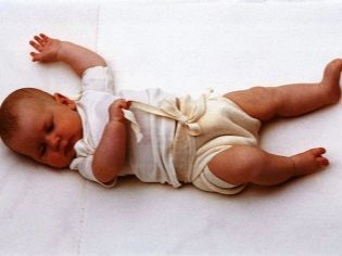 Как сделать марлевый подгузник для новорожденного