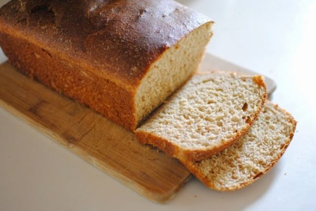 Какой хлеб можно при грудном вскармливании: черный, белый, батон