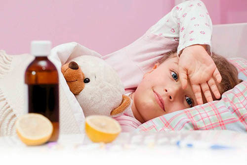 Ребенок часто болеет простудными заболеваниями: что делать