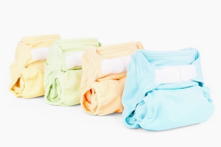 Какие памперсы лучше для новорожденных и как выбрать подгузники?
