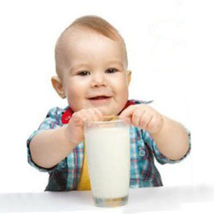 Со скольки месяцев можно давать ребенку йогурт