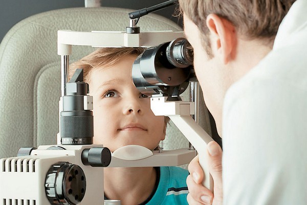 Ячмень на глазу у ребенка: симптомы, причины и лечение