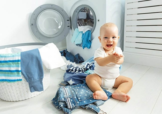 Как правильно стирать детские вещи?