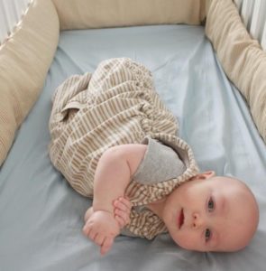 Как приучить ребенка спать самому в своей кроватке, простые советы и видео