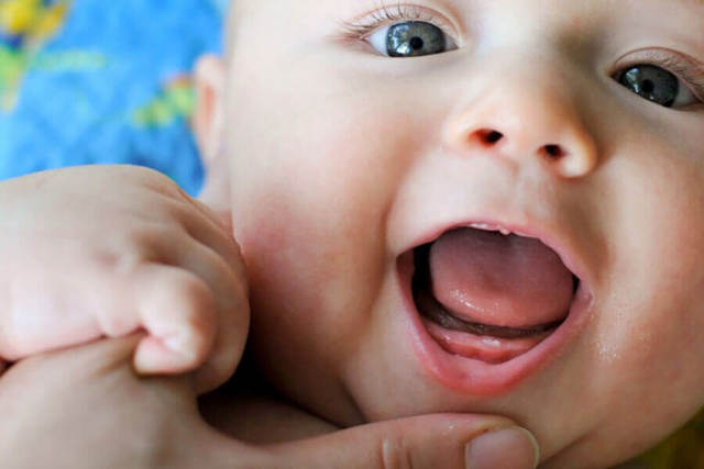 Как растут и развиваются молочные зубы у детей, подробная статья и видео